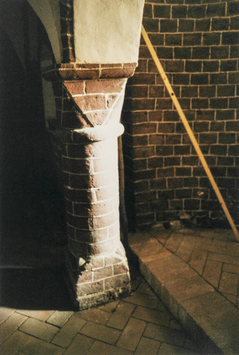 Vorschaubild ehem. Augustinerchorherrenstift, Stütze unter der Nonnenempore (Foto 1990)